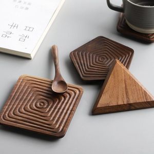 Tafelmatten Walnut Wood Drink Coasters Coffee Tea Cup Mat Bar Beer drank voor drankjes keukendrankware pad accessoires