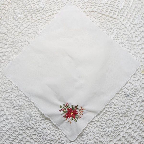 Serviette de Table 12 pièces mouchoirs en tissu de coton blanc Hankies de mariage bords festonnés Hanky brodé Floral 12 