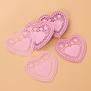 Servilletas de mesa 250 piezas Corazón Doilies Hollow Love Placemats Papel a prueba de aceite Cake Mats para boda 4 pulgadas