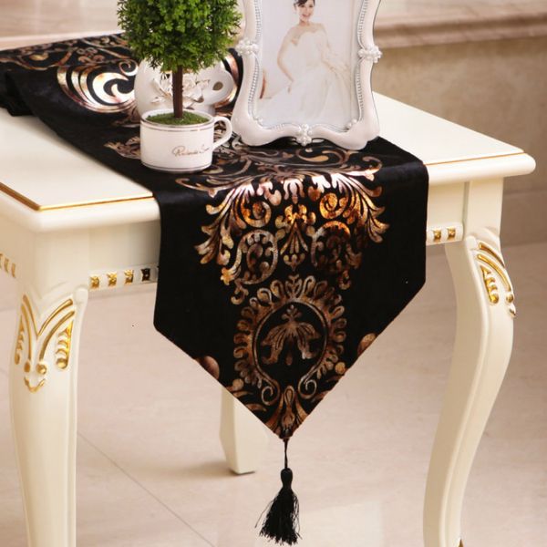 Corredor de mesa Corredores de estilo barroco Mesa de química de vidrio de estilo europeo Corredores de satén de bronce de terciopelo satinado Mesas de boda 230408