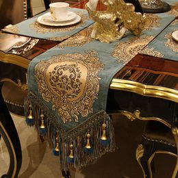 Tafelloper European Modern Luxury Table Runner Chenille Jacquard Dinner Mat Bed Flag Doek Art TV Tea Tafel Decoratie Aangepast 230322