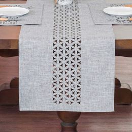 Table Runner Grey Hollow Table Runner Rectangle Double tissu solide Ferme Ferme Plat Performes Coureurs de table pour les vacances à manger 13 x72in 230811