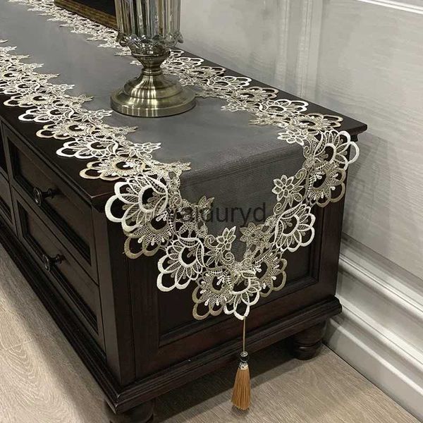 Chemin de table ovale chemin de table brodé table à thé Europe meuble TV nappe dentelle pendentif pompon commode table drapeau chaussure cache-poussière HM98vaiduryd