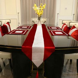 Chemin de Table rouge, taie d'oreiller, serviette luxueuse, moderne, Faux doux, décoration de nappe de mariage pour la maison, 231115