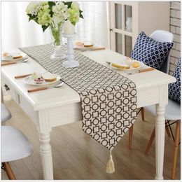 Chemin de table en jacquard à motifs géométriques simples.Tissu exquis.Nappe classique beige et bleu pastel.