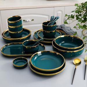 TABLE TRIOD SET CERAMISCHE BEVENS EN BOUKS SET GROENE DERING SET SERVERGEVERDEREN 2/4/6 PERSOON KEUKEN RESTAURANT HOTEL