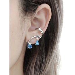 Taboes Rose Earles Earhole Ear Clip Street Shoot Attention Grabing Small en Design High End Sweet Cool Earring Jewelry 240516