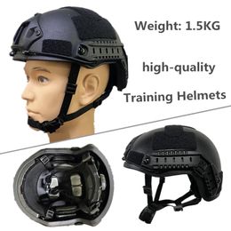 Taktische Helme Fast FRP Helm Outdoor-Reitausrüstung Feldtraining FAST taktische y231117