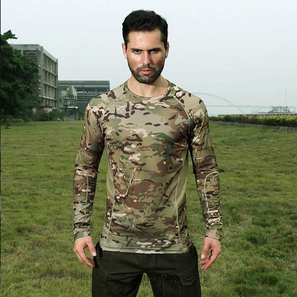 T-shirts tactiques chemises de combat masculin tactique camouflage T-shirt militaire respirant multicamètre noir de chasse noir kyptek t-shirt 240426