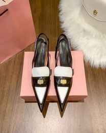 Prenez la boîte Designer Italien Luxury Miues Brands Sandales Females Sandales Beautiful Sfups Chaussures Summer Belk Slides Girls Flat Sl9170806