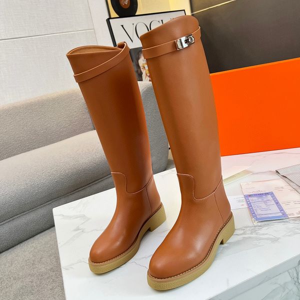 botte haute en cuir de veau lisse boucle Slip-On Knight Boots cuir à talon épais bottes d'équitation à bout rond designers de luxe talon plat semelle en caoutchouc botte femme