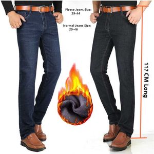 Grands Hommes Jeans 117 CM Long Jean Droite Slim Fit Noir Bleu Pantalon Taille Haute Polaire Hiver Denim Plus La Taille 40 42 44 Pantalon 211108