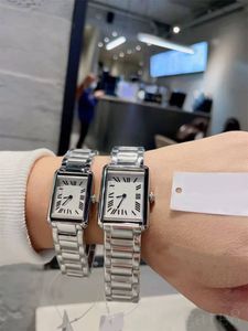 Montre de réservoir de mode montres de créateurs de quartz pour hommes carré cuit bouton bleu cadran blanc orologi mouvement en acier inoxydable montres de haute qualité xb09 C23