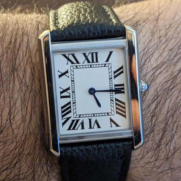 Reloj para mujer Damas Cuarzo Hombres Reloj de pulsera de lujo Rectángulo Pequeño Dial Diseñador Reloj Correa de cuero Reloj de alta calidad 24 mm Relojes medianos 27 mm