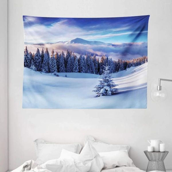 Tapisseries Tapisserie d'hiver Paysage avec des sommets de hautes montagnes et des pins de conifères enneigés Tenture murale pour chambre à coucher, salon, dortoir