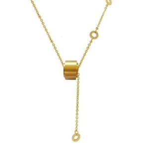 Glands brossé, petite taille barbare givrée route à travers le collier pour femmes acier non décolorante luxe luxe polyvalent chaîne de clavicule nouveau modèle