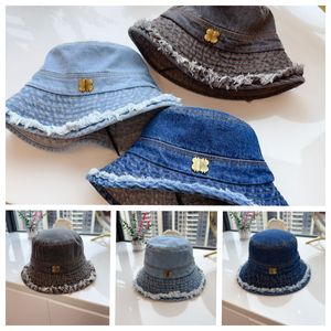 Chapeau de seau de concepteur de bord de gland pare-soleil vacances en plein air chapeau de plage en denim mettant en valeur le visage petites lettres en métal chapeaux de pêcheur minimalistes