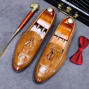 Tassel Men Dress Shoes Cuero genuino Cocodrilo Imprimir Mocasines de boda Black Brown Office de negocios Formal Slip en zapatos para hombre