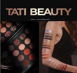 Tati Beauty Eyeshadow Powder Powder Christmas Gifts 24 Color Shimmer Matte paillettes de la palette de l'ombre à paupières