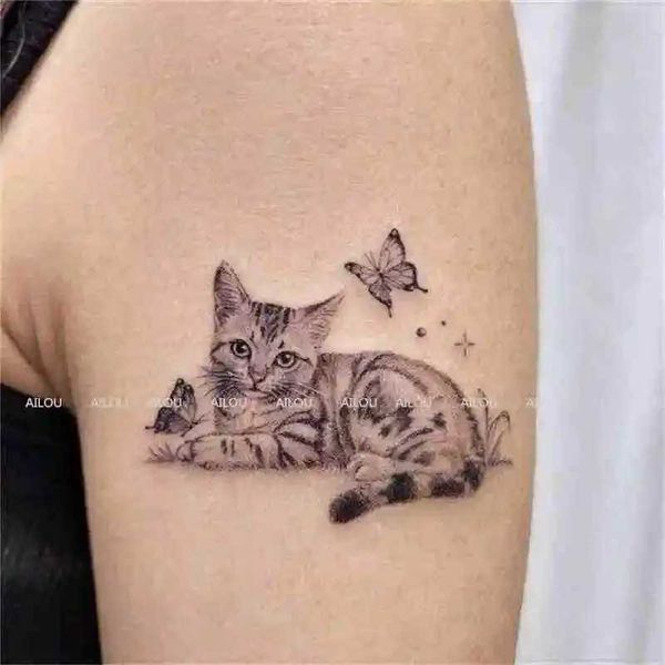 Transfert de tatouage Mignon Carton Cat papillon tatouages temporaires pour femmes homme clavicule bras imperméable chaton tatouage autocollant art durable tatouage 240427