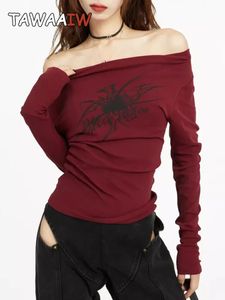 TAWAAIW Gothic Bourgogne Imprimerie T-shirt Femmes Long Man Manque Longue-épaule Slim Vintage Grunge esthétique Tee Shirt Femme Y2K Tops Chic 240422