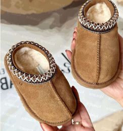 Tazz Tasman II Chinelos Crianças Sapatos de Bebê Criança Pele de Castanha Slides Pele de Carneiro Shearling Clássico Ultra Mini Bota Mules de Inverno Slip-on Lã Little Big YY556