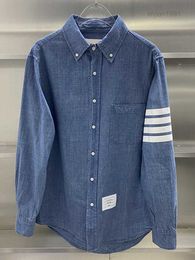 Tb Denim Blauw Overhemd 2024 Lente/Zomer Vier Bar Arm Oxford Gesponnen Casual Button Up Met Lange Mouwen