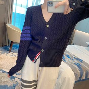 TB Designer Trend Women S Pullers Fall Faut NOUVEAU Tom Tom Earged Wave Cardigan Academy Style Lool V Veste à manches longues Loose V Veste à manches longues