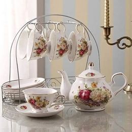 Cérémonie de thé Ensemble de peinture de rose blanche et rouge 15 pièces en céramique européenne avec métal stand tasse de théâtre de thé à manger de cuisine 240508