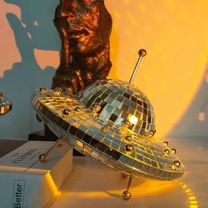 Thee Huisdieren Spiegel Reflecterende Ballen Discobal UFO Schattig Bureauaccessoires Miniatuurartikelen Woondecoratie DIY Esthetisch Modern Drop 231219