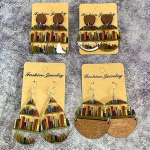 Regalo de joyería para el Día del maestro, libros de biblioteca escolar, pendientes de acrílico con tachuelas de madera impresas para mujeres, joyería para estudiantes, regalo diario