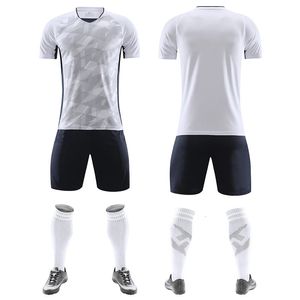 Team aangepaste voetbaluniform set lege truien afdrukken nummer naam sneldrogend ademend volwassen kinderen training voetbalshirt 240122