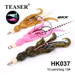 TEASER 10Pairlot BKK Twin Assist Fishhook Jig Leurre de pêche Artificiel Silicone Jupe Souple Squid Crochet Lumineux Caoutchouc Tai Kabura 240313