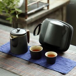 Ensembles de usaves de thé 1 set de voyage de voyage 1 pot 2cups en céramique petite théière de kungfu avec tasse de thé pour adultes accessoires portables amateurs