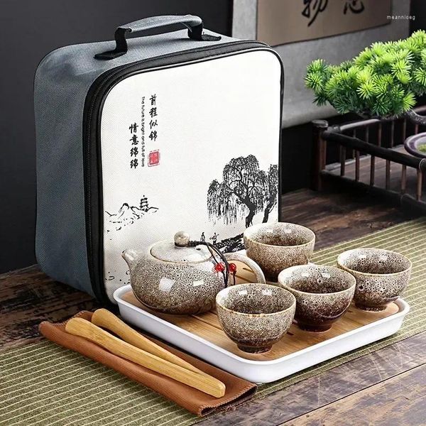 Ensembles de thérapes Sac chinois 4 outils Set à thé Fu Porcelaine avec gaiwan tasses Pot Travelt Traveling Ceramic Kung Portable