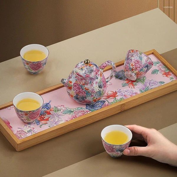 Ensembles de thérapie de thé Ensemble de thé coloré en émail tasse en céramique tasse de théière chinoise et fleur une fleur de quatre tasses avec boîte à cadeau de plateau