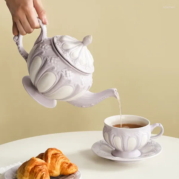 Ensembles de voies de thé en porcelaine européenne tasse de thé et soucoupe set la cafetière de haute qualité
