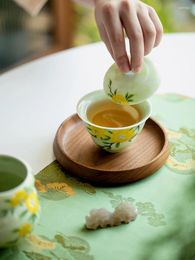 Ensembles de service à thé Tureen peint à la main à une main saisir deux bols à thé en céramique chinoise avec couvercle sans infuseur