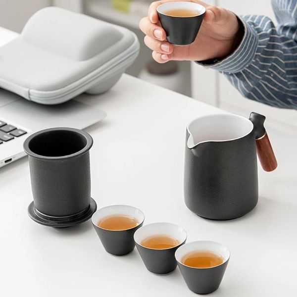 Ensembles de voies de thé 1 pot de 4 tasse de 4 tasses Portable Travel Tea set rangement Sac de rangement Small Ceramics Teapot Outdoor Teagle