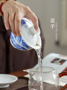 Ensembles de thé Jingdezhen peint à la main paysage couverture tasse à thé porcelaine bleu et blanc trois pièces bol de préparation de thé simple