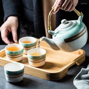 Juegos de té Lingao Cerámica japonesa creativa de mano Tetera con mango de bambú