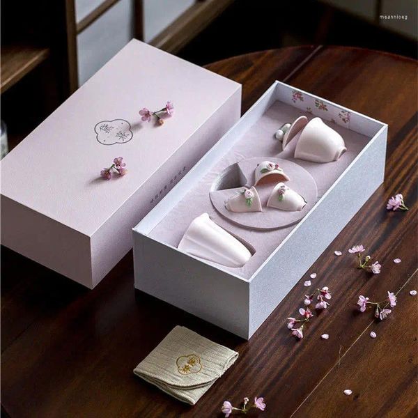 Set da tè Set di tazze da tè Gaiwan con fiori impastati a mano rosa Teiera in ceramica Tazze da tè con vassoio Confezione regalo in vaso di rose cinese