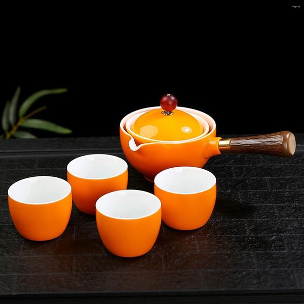 Conjuntos de té Porcelana Juego de té chino Gongfu Tetera portátil con máquina de rotación 360 e infusor 2023 en una bolsa de regalo