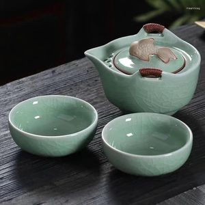 Ensembles de voies de thé Portables Ge Kiln en céramique de voyage Set 1 TEAPOT 2 tasses de thé à thé et tasses Gaiwan Gaiwan Yixing Kettle mignon tasse Pot