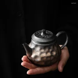 Ensembles de théâtre en poterie avec trous d'infuseur en forme de balle Glaze de fer rouille de style antique maître kungfu pots 160 ml