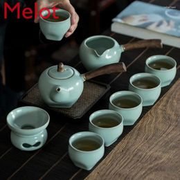 Teaware -sets Ru Kiln zijhandgreep Teapot Tea Set Familie Kungfu Cup Woonkamer High End Ceramics Office Receptie geschenken van ouderen