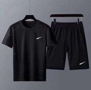 Tech Fleece Designer Sport NK Sportkleding Man Vrouw Shorts T-shirt Pak Basketbal Voetbal Fiess Jogger Koel en ademend gaas in de zomer