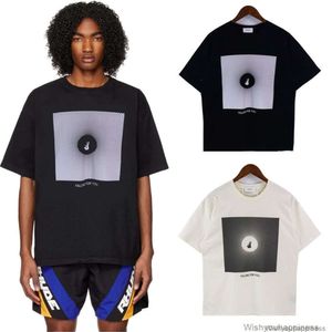 Tees Camisetas Luxo Mens Designer Moda Roupas Rhude 22ss Vintage Personagem Caído Abstrato Impressão Carta Puro Algodão Casal Manga Curta T-shirt Tendência