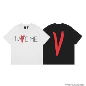 Camisetas Camisetas Diseñador para hombre Ropa de moda V Tops Solitario Mangas cortas Versátil Día de San Valentín Amor limitado Scratchprint Graffiti Big V Camiseta unisex para parejas