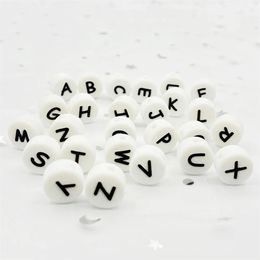 Teethers Toys 100pc Letras redondas Inglés Silicona Bet Beads Baby Mordedor Accesorios para chupete personalizado Juguetes para la dentición 231215